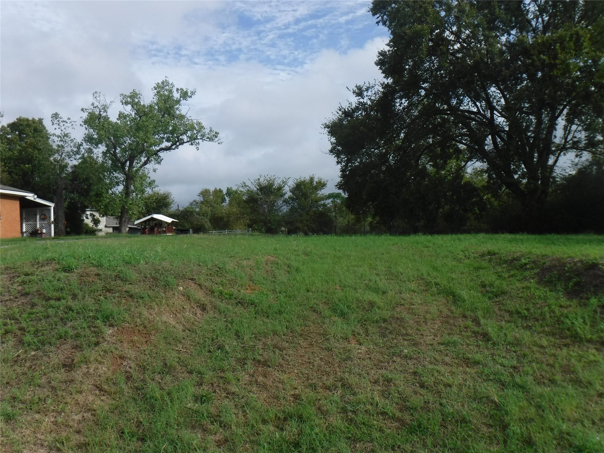 524 Old McDade Rd Old McDade, Elgin, TX 78621 — photo 1