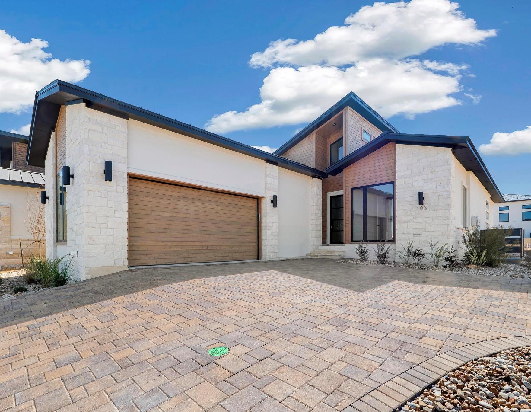 103 Via Roma, Horseshoe Bay, TX 78657 — photo 1