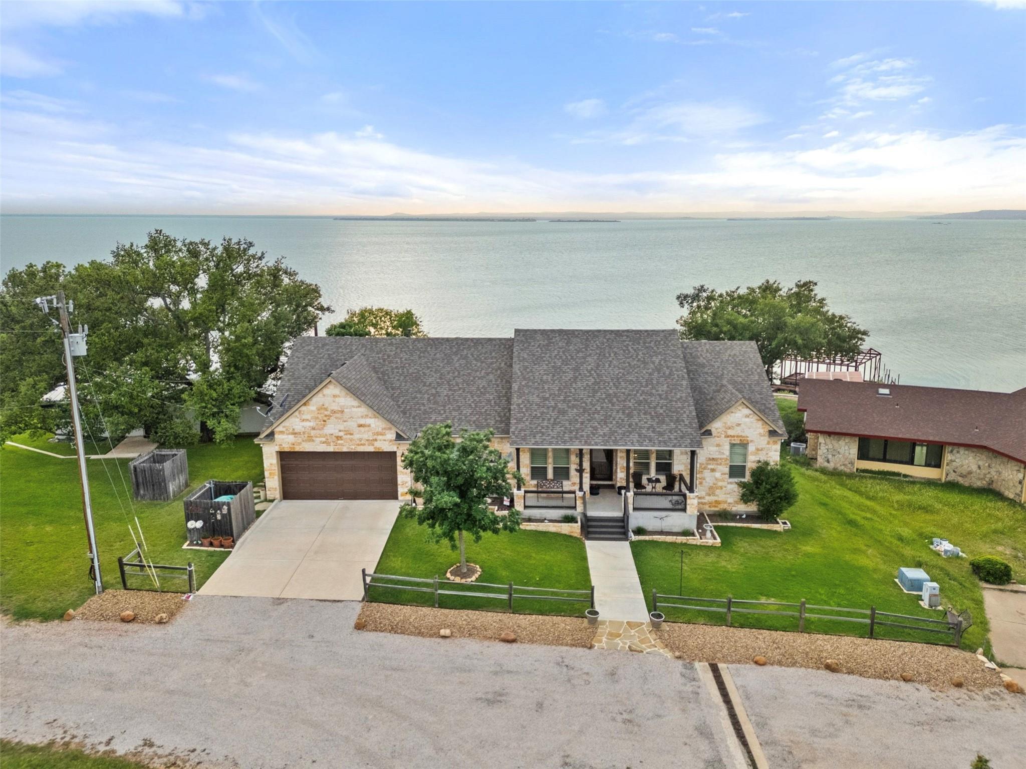 207 Emeralds, Burnet, TX 78611 — photo 1