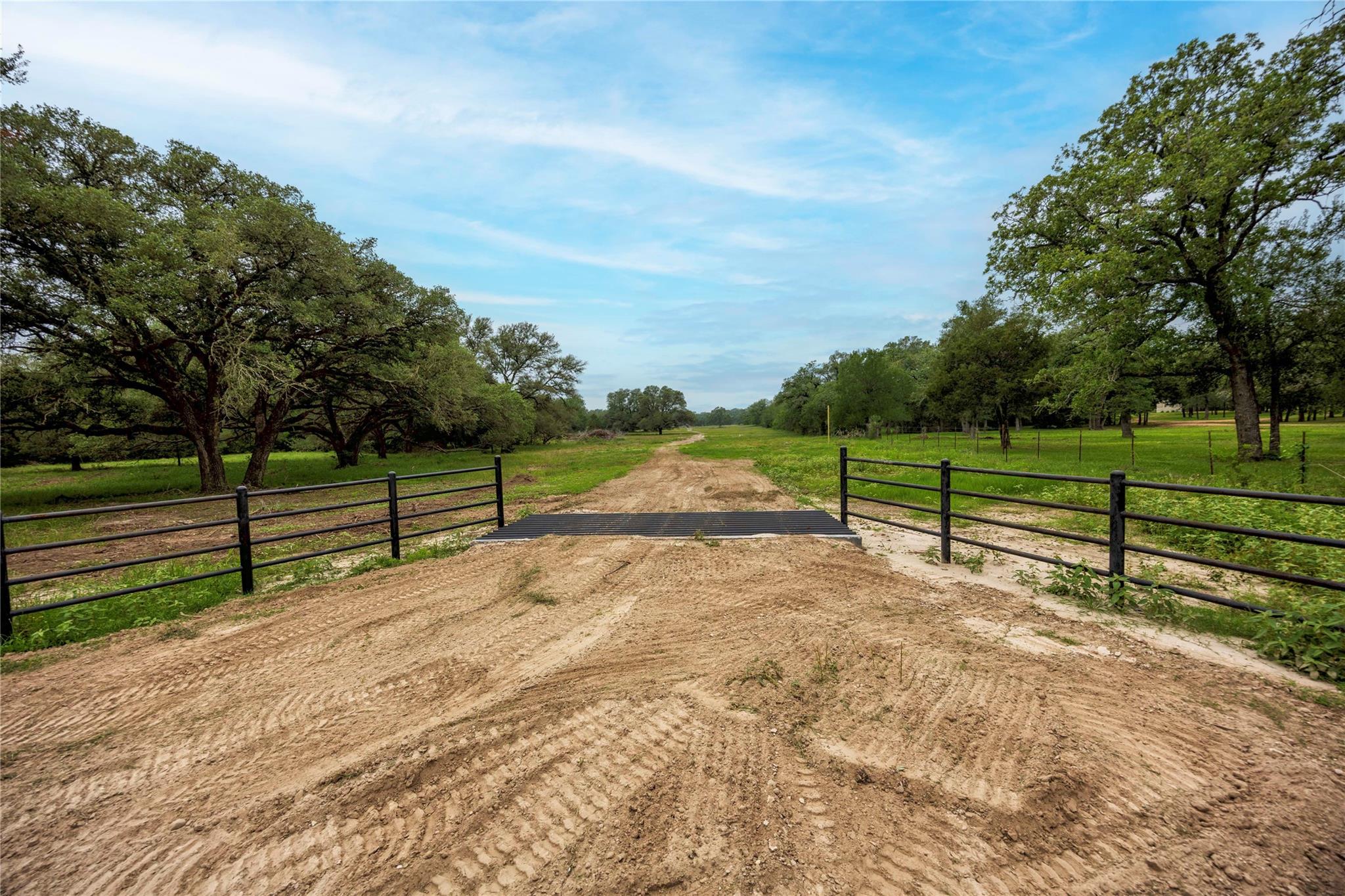 2570 Burke, Flatonia, TX 78941 — photo 1