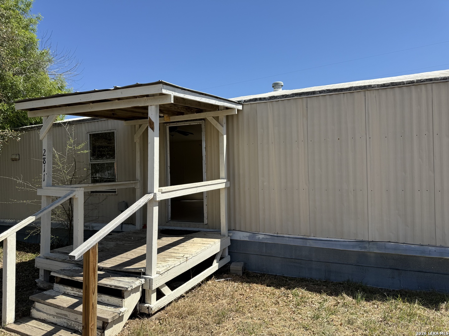 2811 Southern Breeze, ,  78861 — photo 1