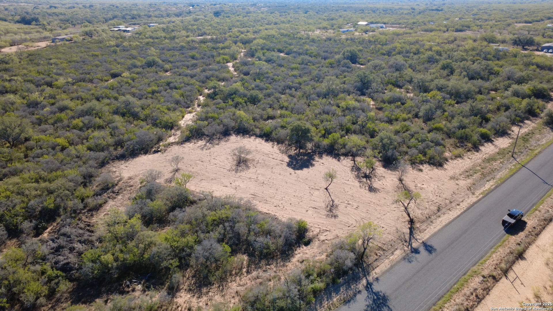 00 CR 327 CR 327, ,  78026 — photo 1