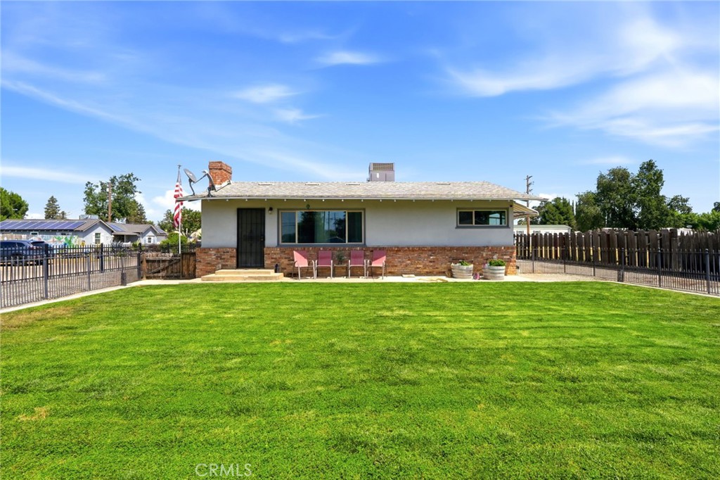 4007 W Myrtle Avenue, Visalia, CA 93277 — photo 1