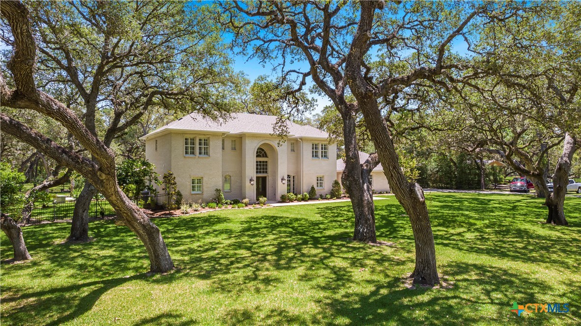 313 Treasure Oaks Road, Inez, TX 77968 — photo 1
