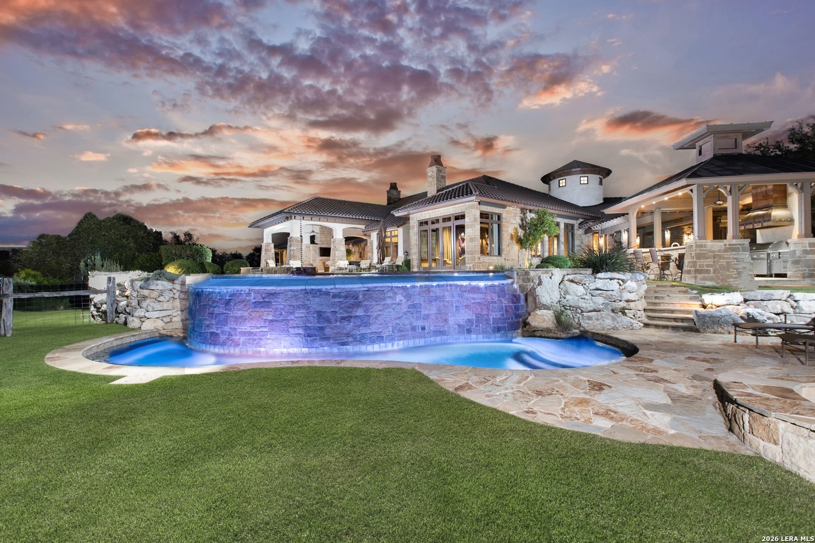 2428 Clubs, Boerne, TX 78006 — photo 1