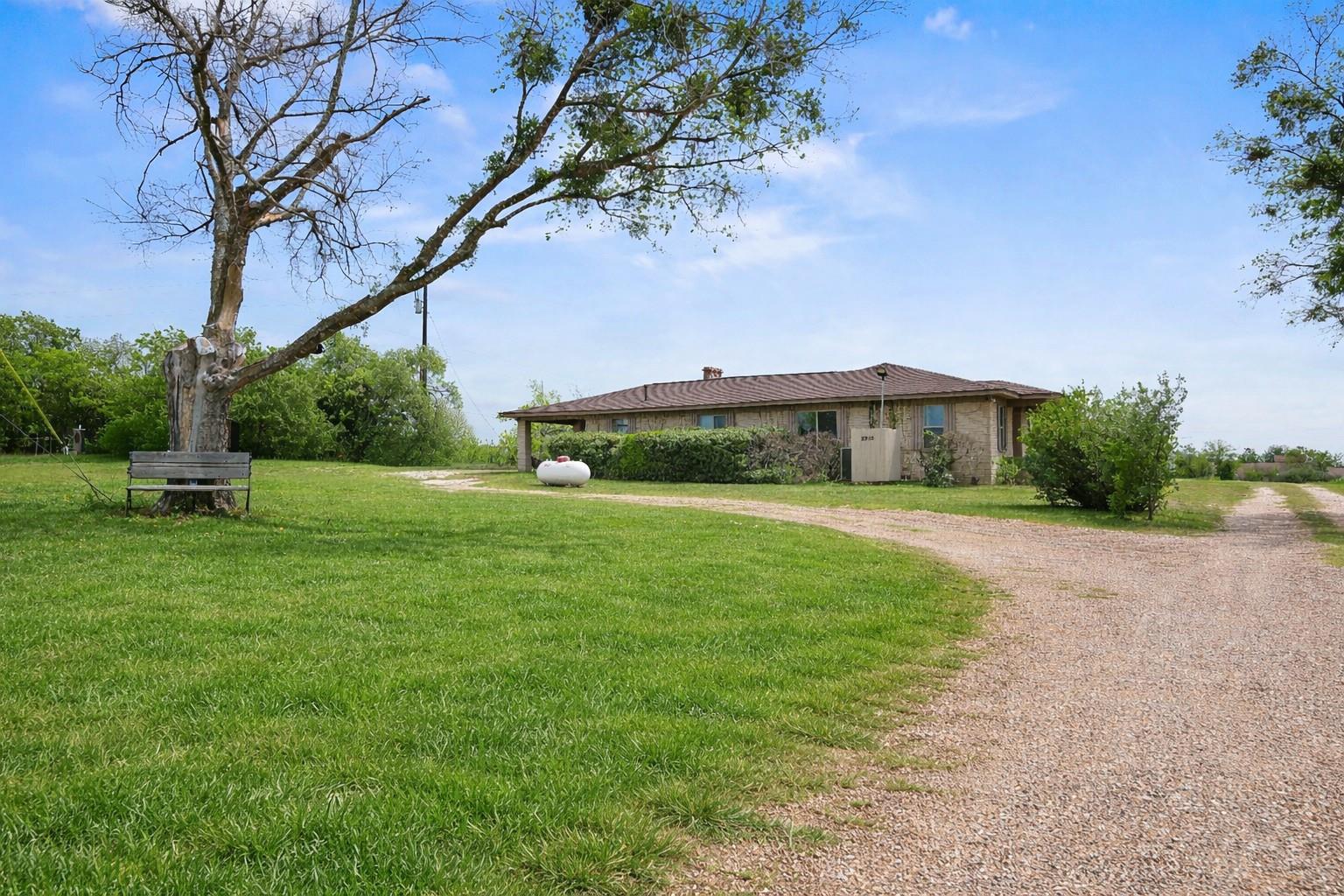 2915 County Road 153, Georgetown, TX 78626 — photo 1