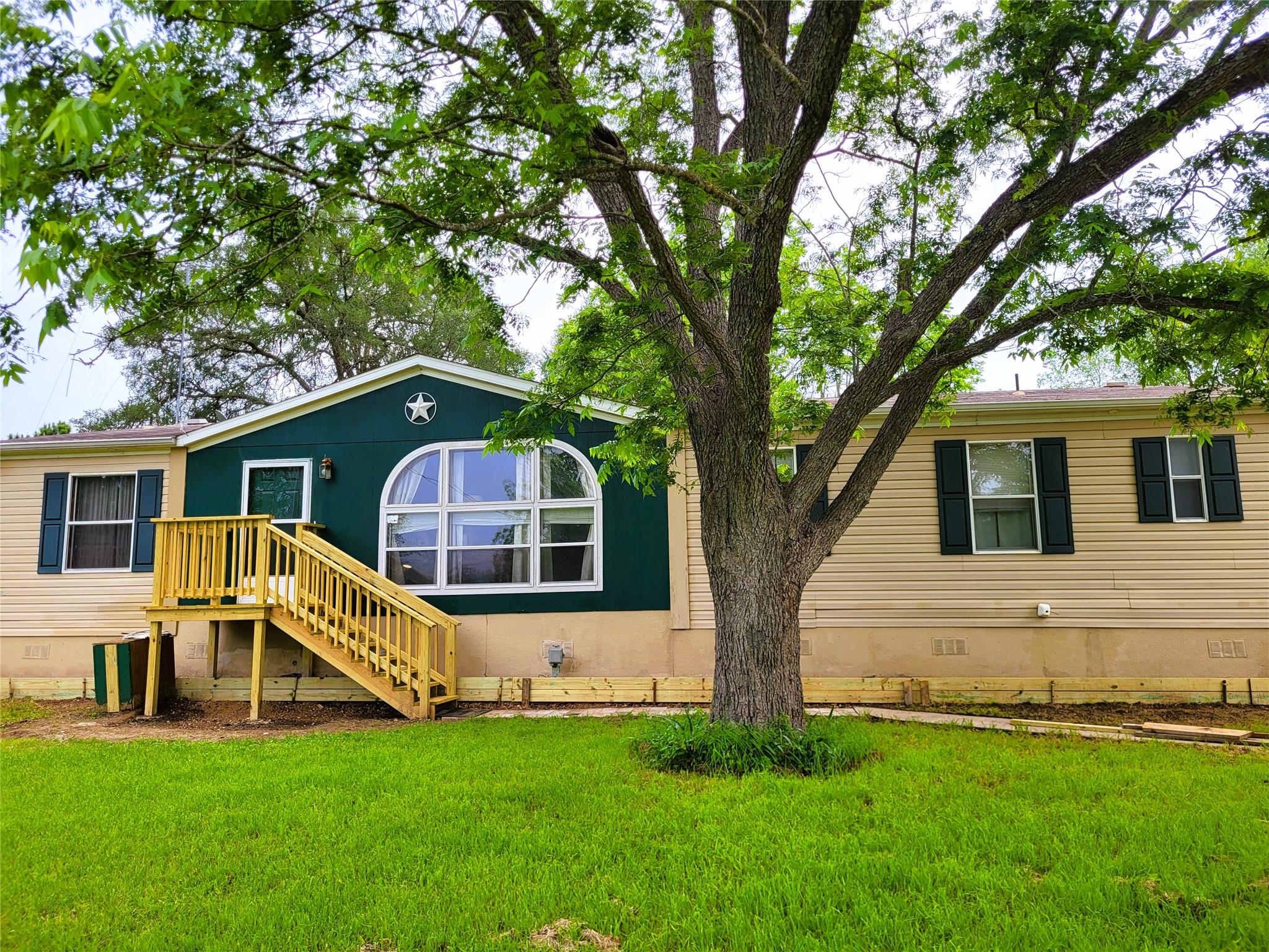 171 Main, Paige, TX 78659 — photo 1