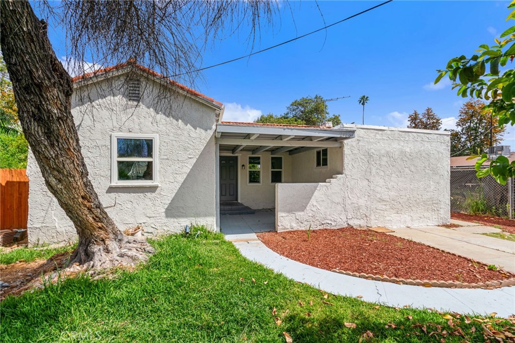 2723 Iris Street, Riverside, CA 92507 — photo 1