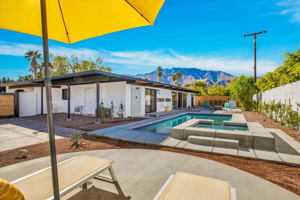 2788 E Via Escuela, Palm Springs, CA 92262 — photo 1