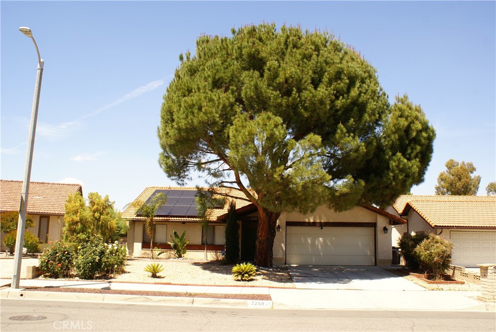 2250 Redwood Drive, Hemet, CA 92545 — photo 1