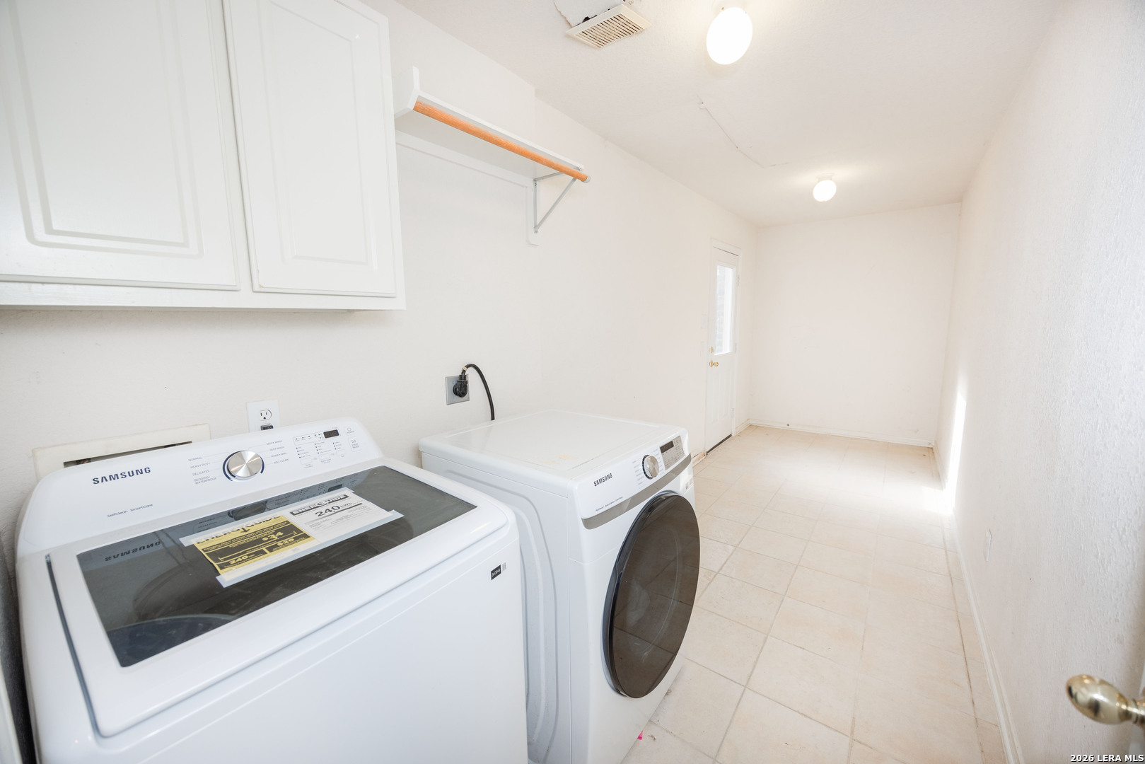 34 FOXBRIAR FOREST CIR, ,  77382 — photo 1