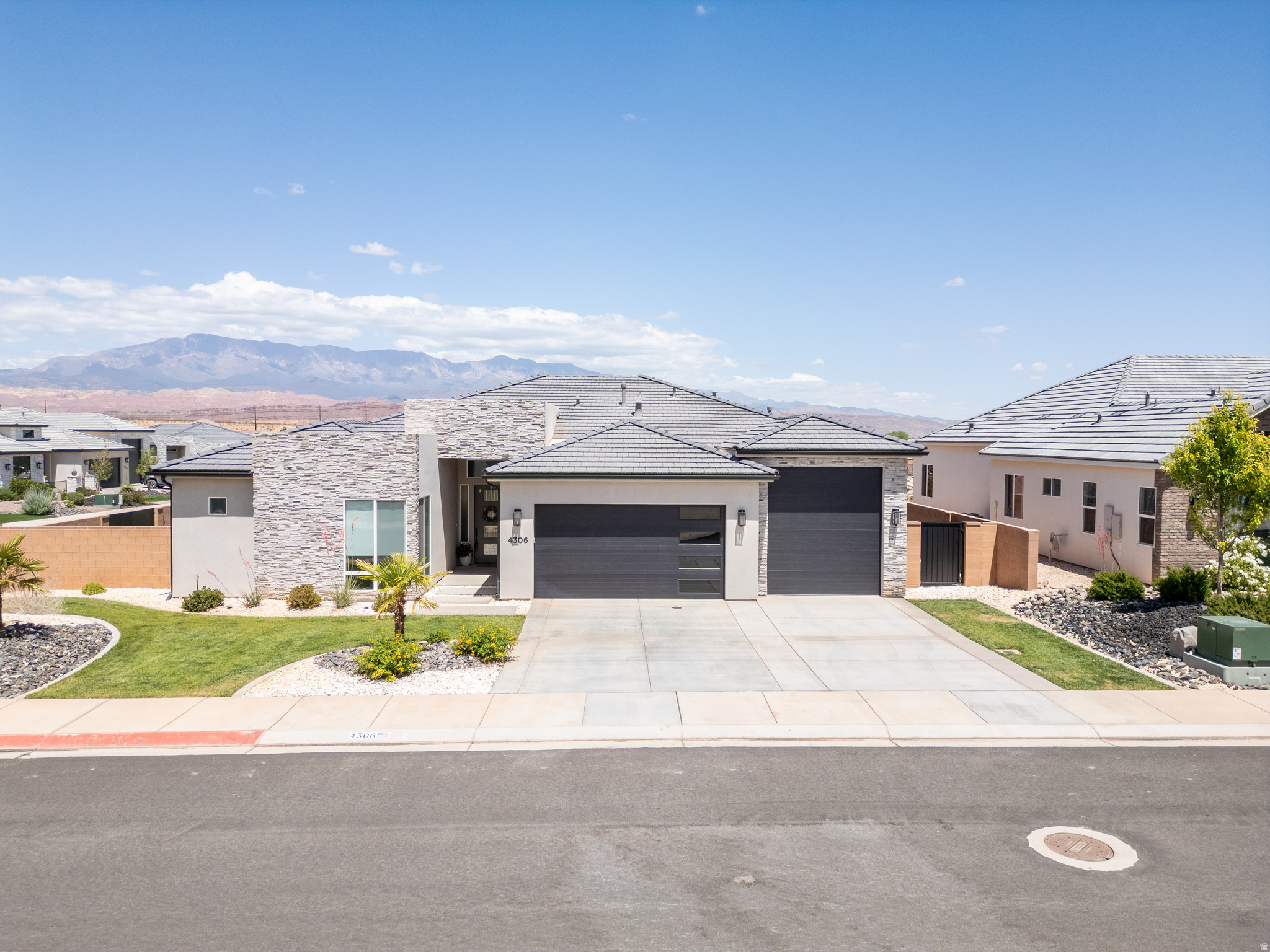 4306 W LUCY LN, Hurricane, UT 84737 — photo 1