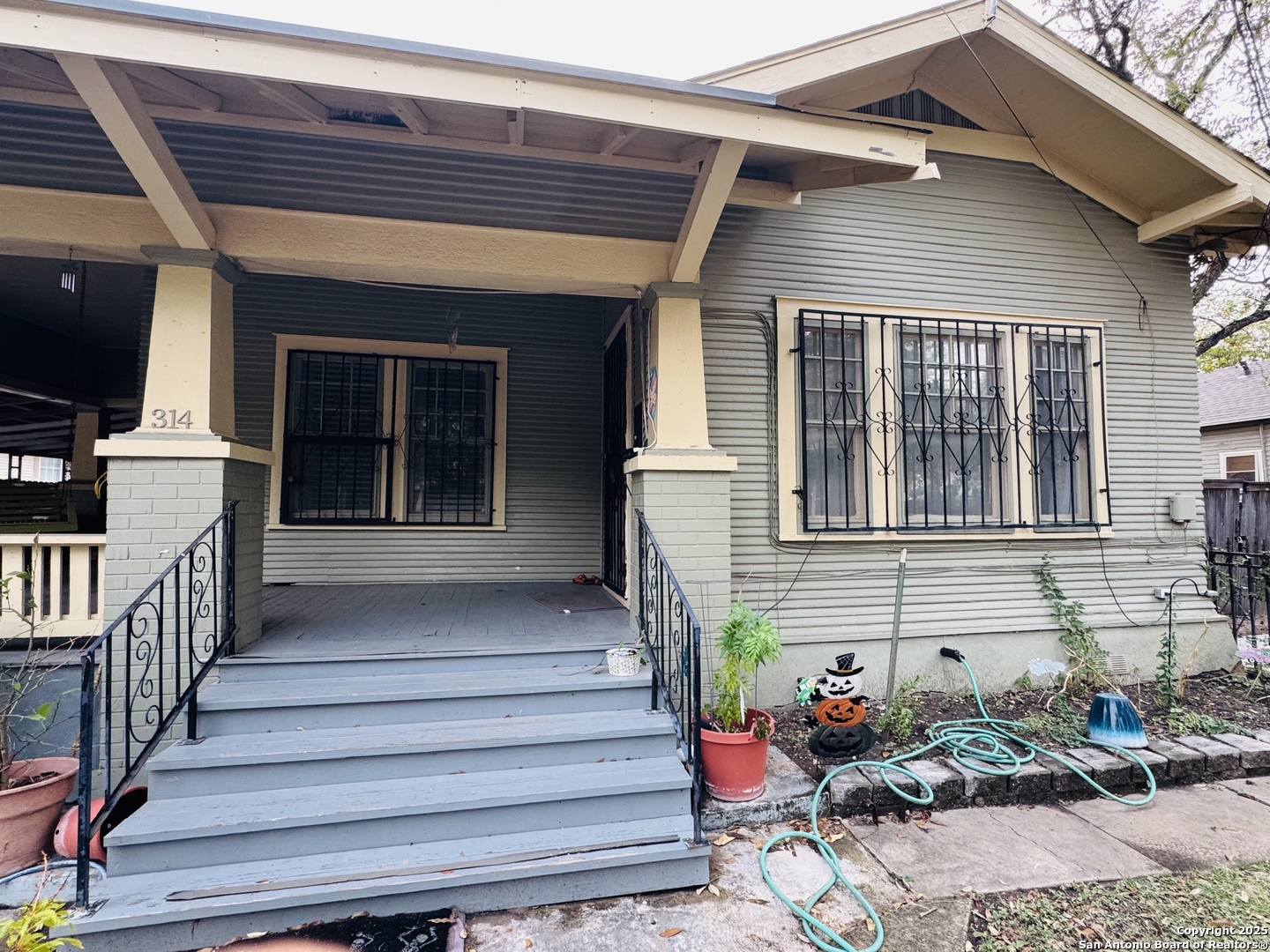 314 Devine, ,  78210 — photo 1
