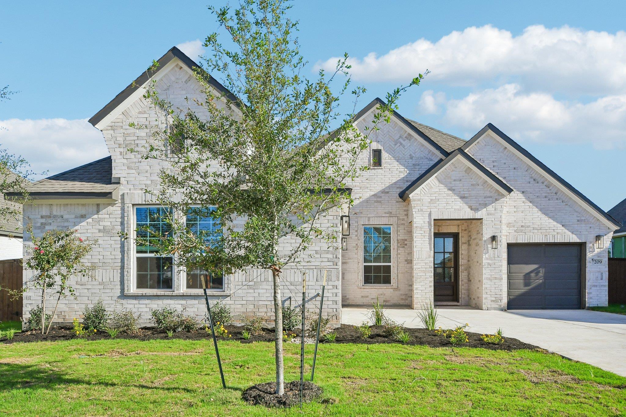 209 Firethorn, Marble Falls, TX 78654 — photo 1