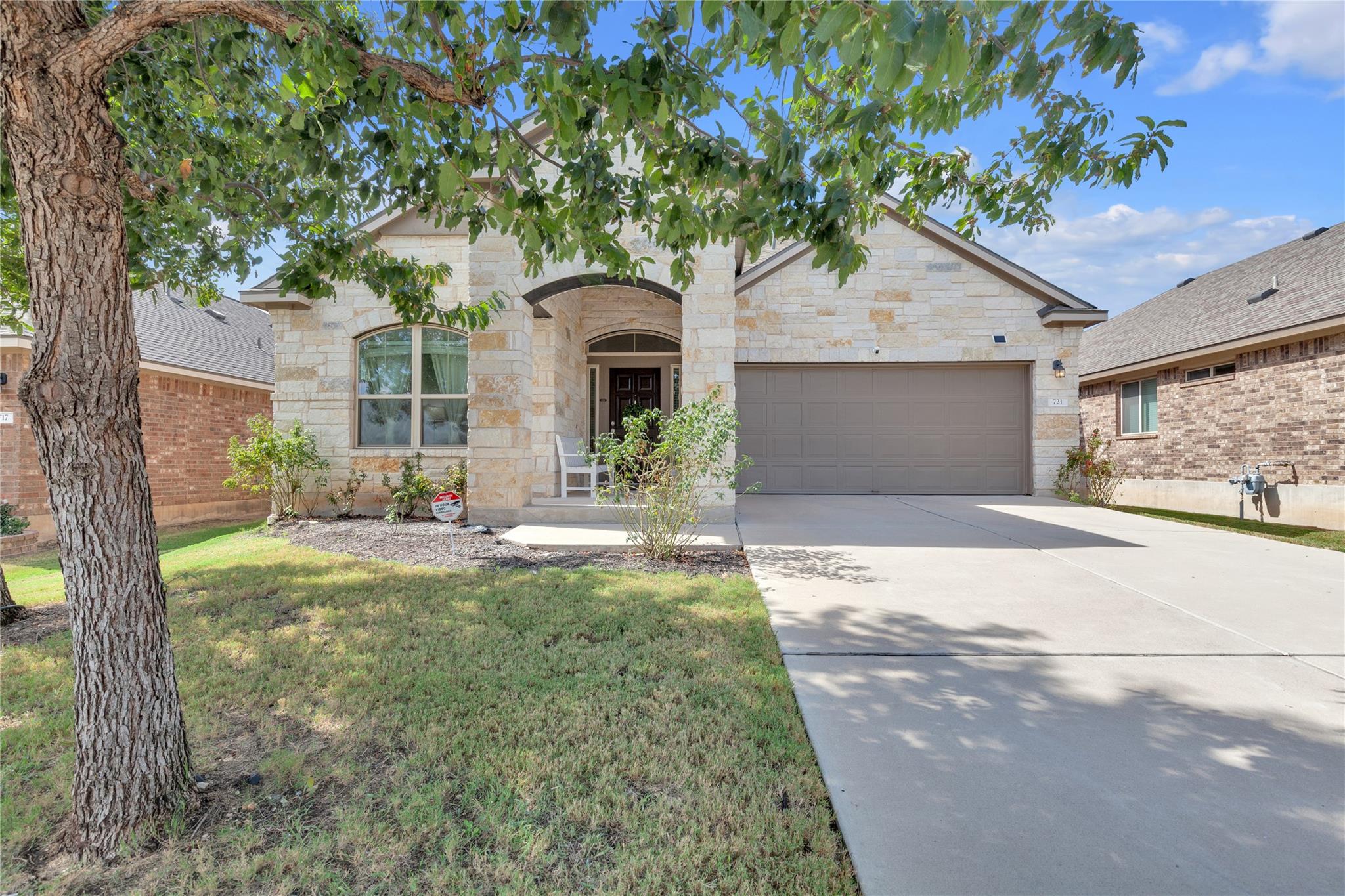 721 Schefer, Leander, TX 78641 — photo 1