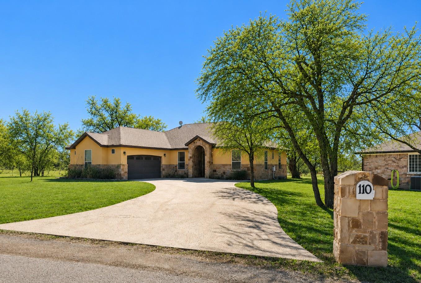 110 Chaumont, Kingsland, TX 78639 — photo 1