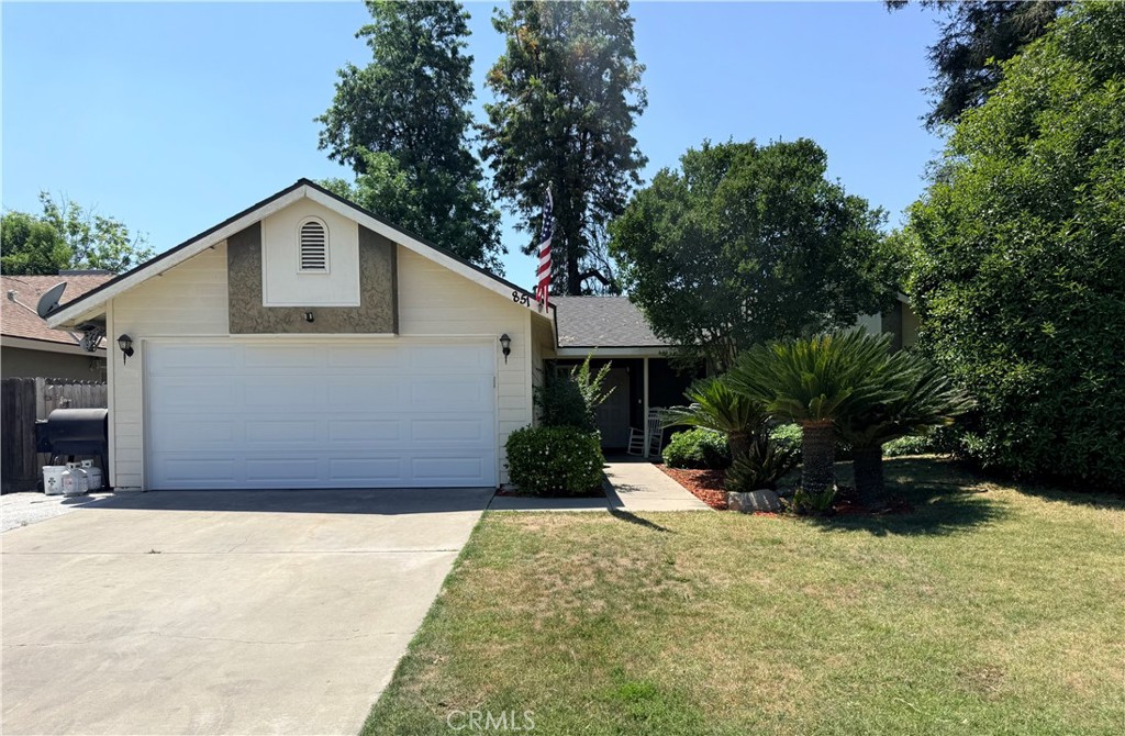 851 N Crenshaw, Visalia, CA 93291 — photo 1