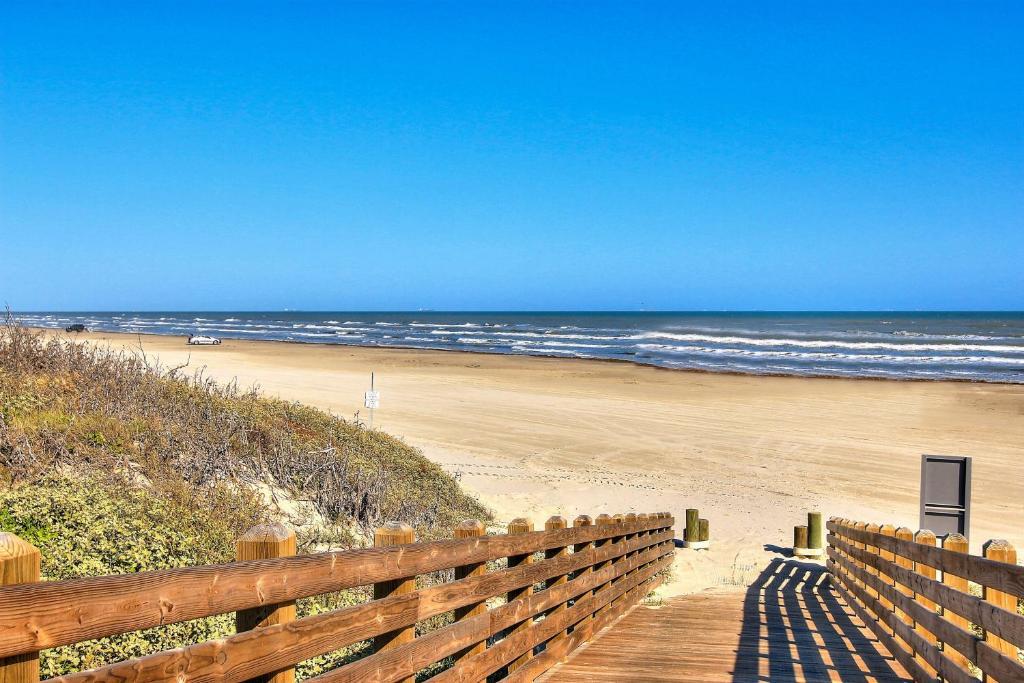 630 Center, Port Aransas, TX 78373 — photo 1