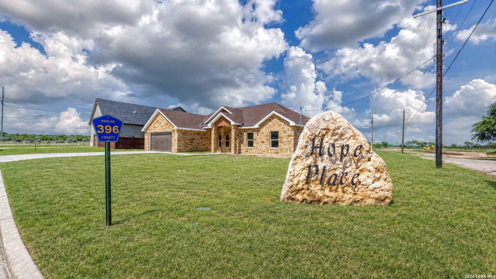 2 HOPE PL, Uvalde, TX 78801 — photo 1