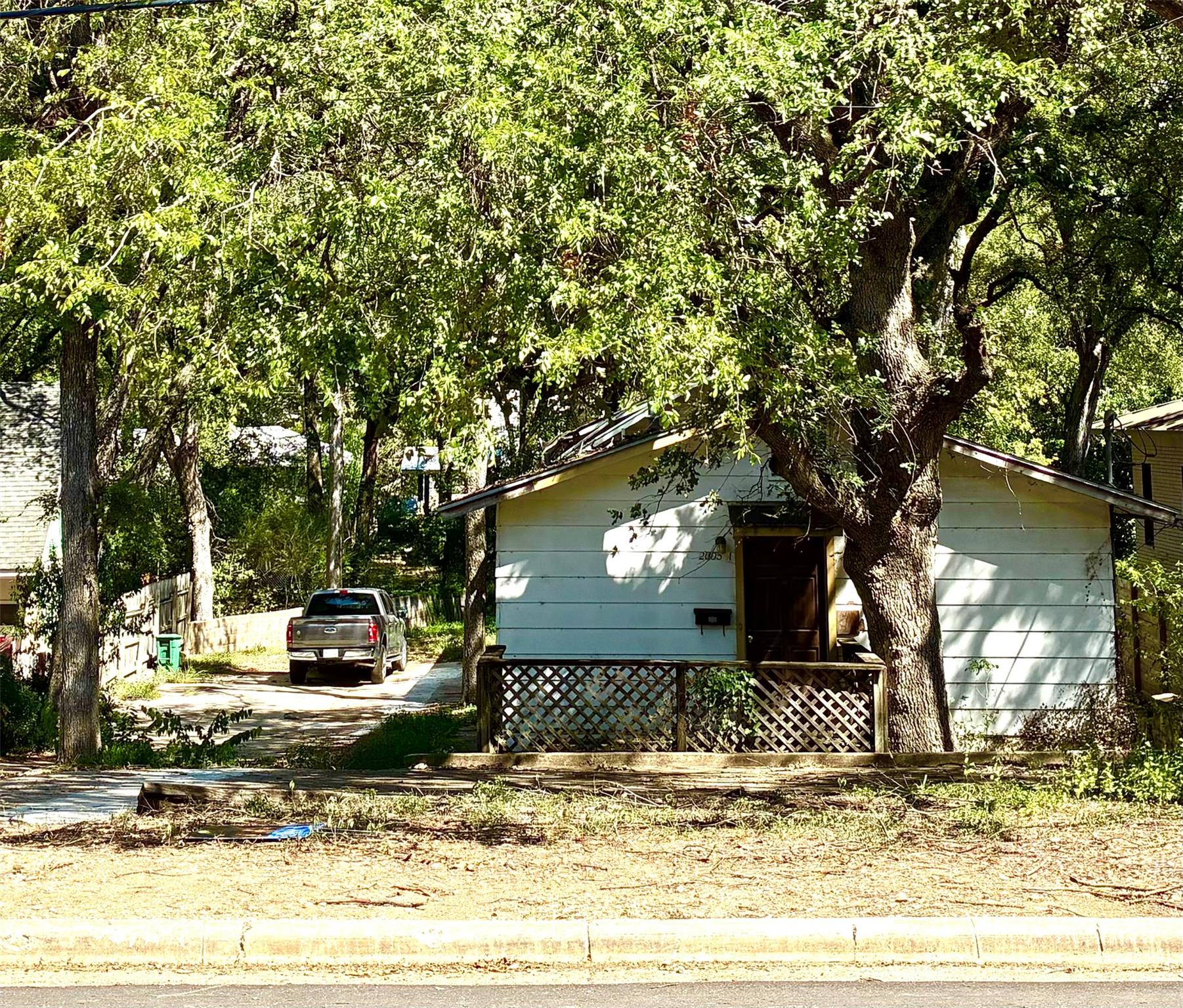 2005 Sharon, Austin, TX 78703 — photo 1