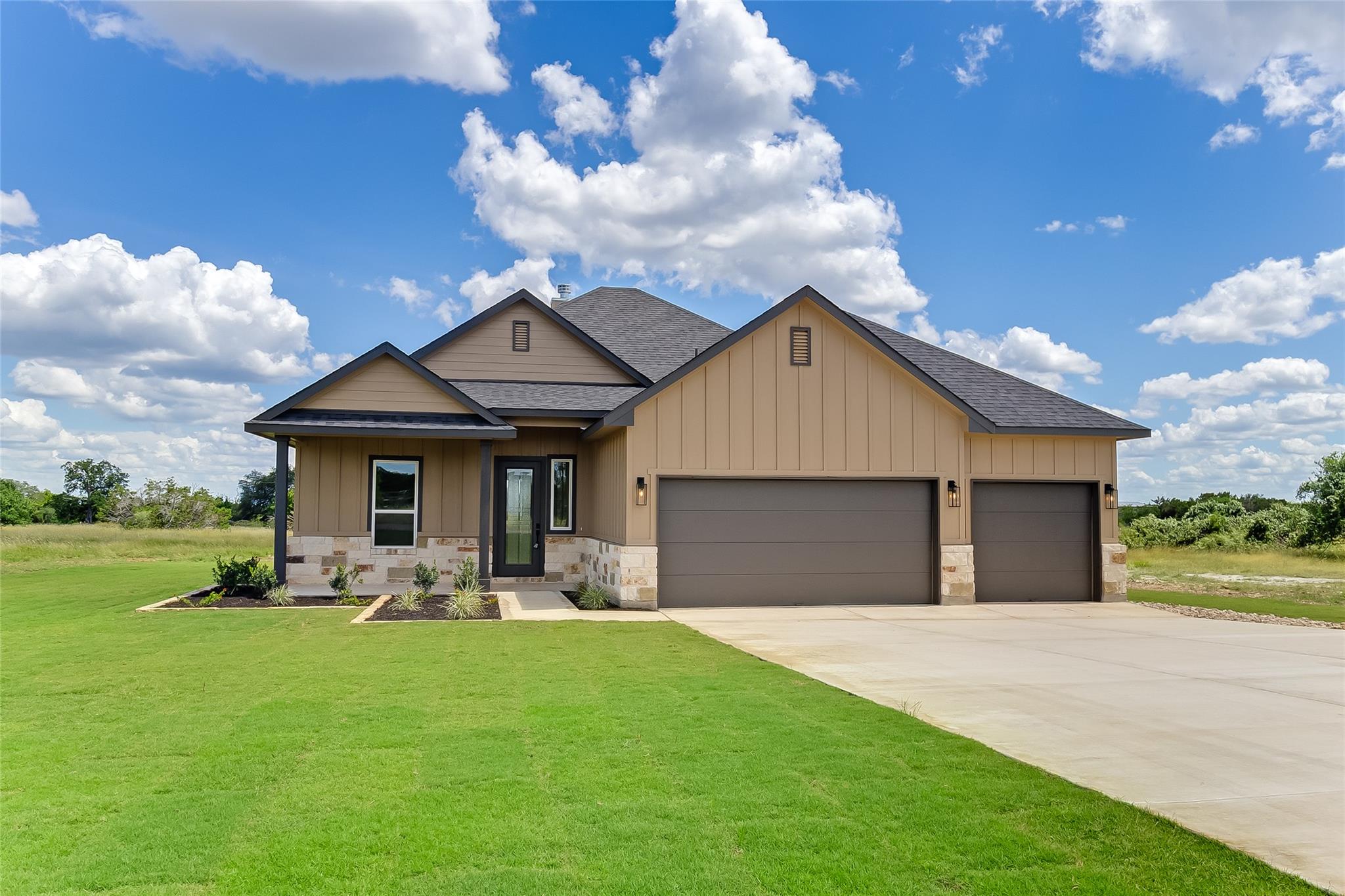 117 Rosebud Ranch, Bertram, TX 78605 — photo 1