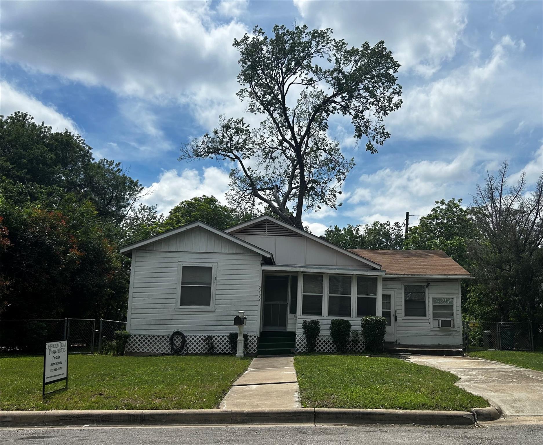 5702 Duval, Austin, TX 78752 — photo 1