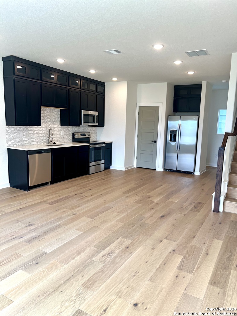 310 W Evergreen St #114, ,  78212 — photo 1