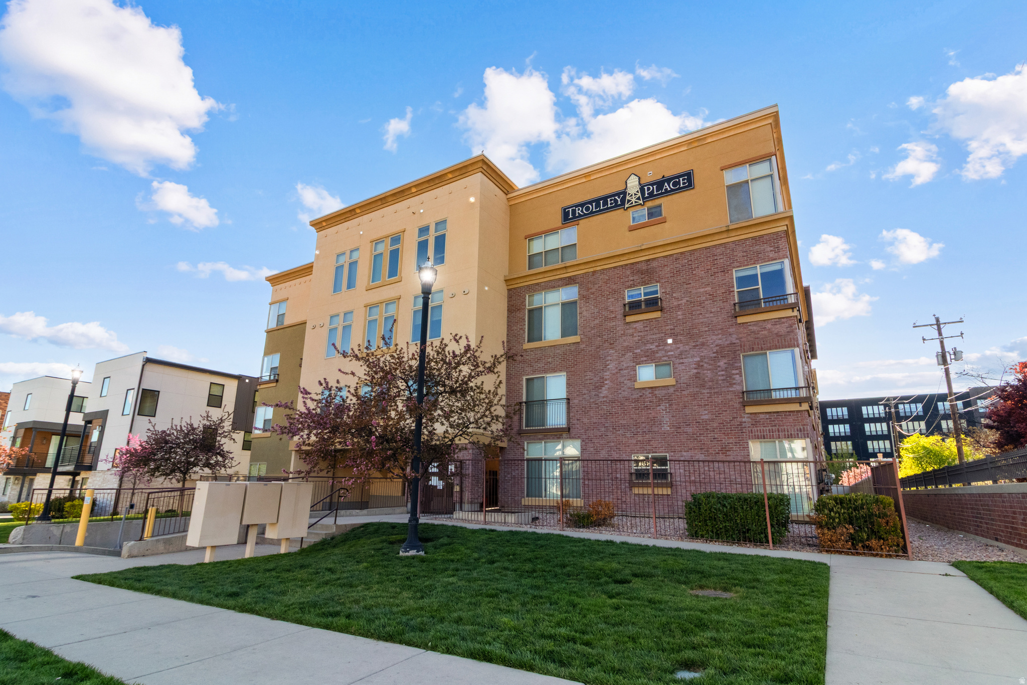 520 S 500 E #302, Salt Lake City, UT 84102 — photo 1
