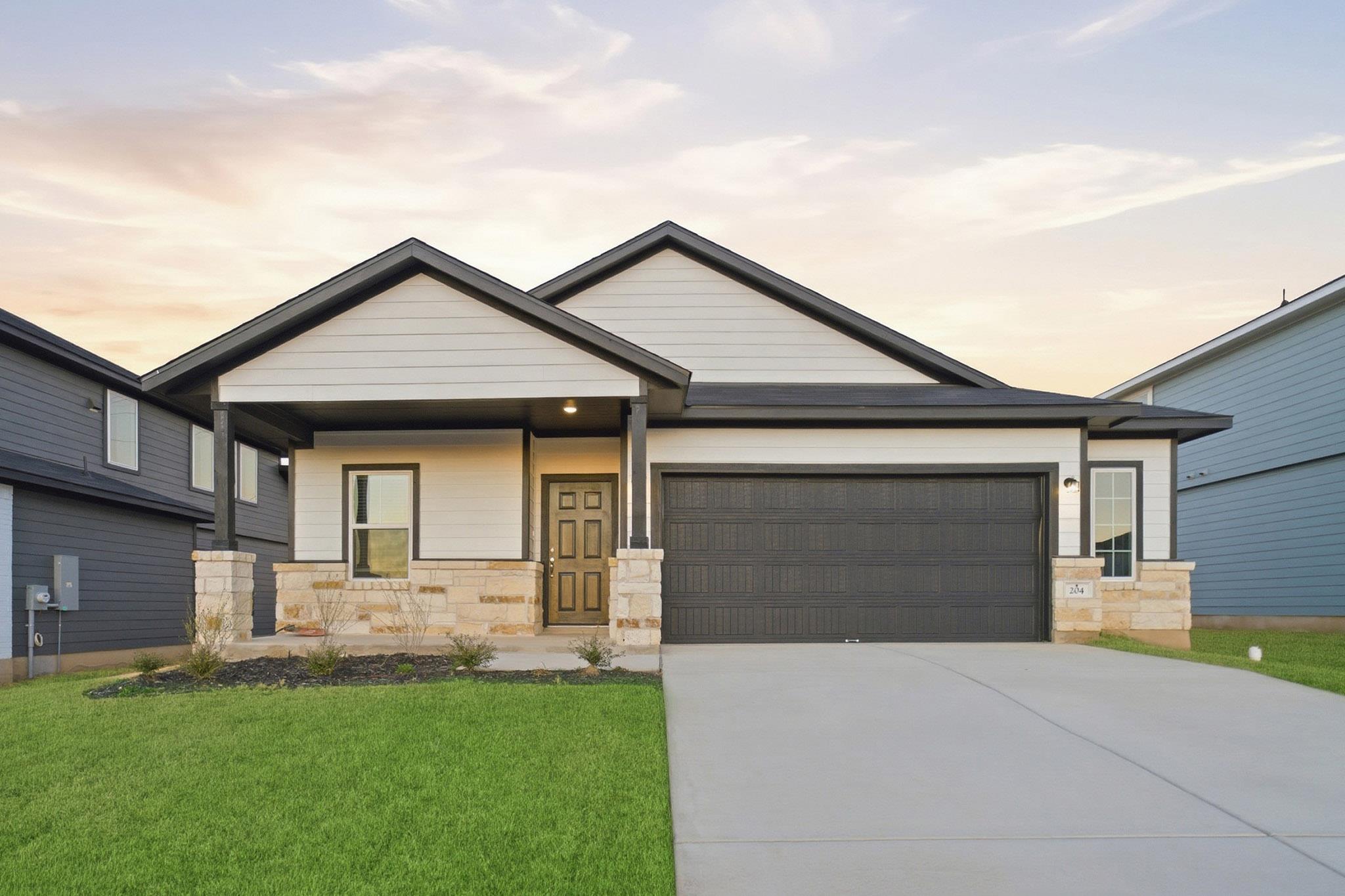 204 Quail Convey, Jarrell, TX 76537 — photo 1