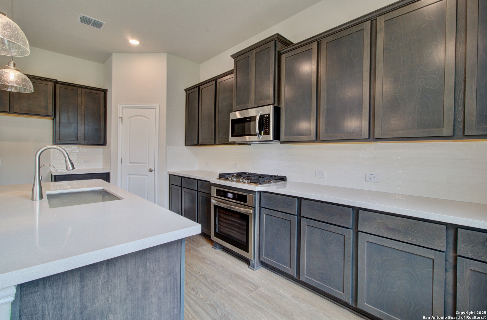 836 Little Pebble, , 78130 — photo 1