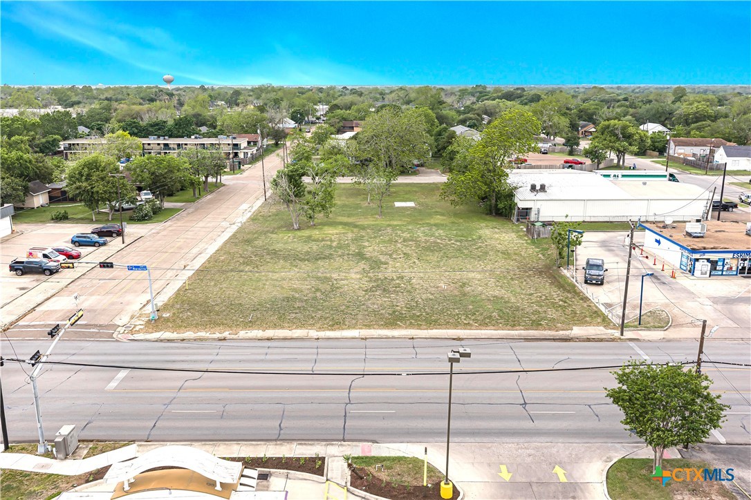 1601 N Navarro Street, Victoria, TX 77901 — photo 1