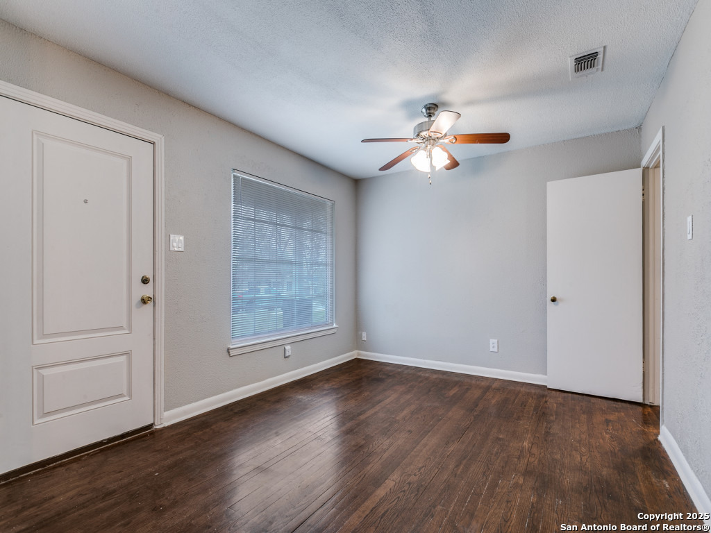 130 Lemur, ,  78213 — photo 1