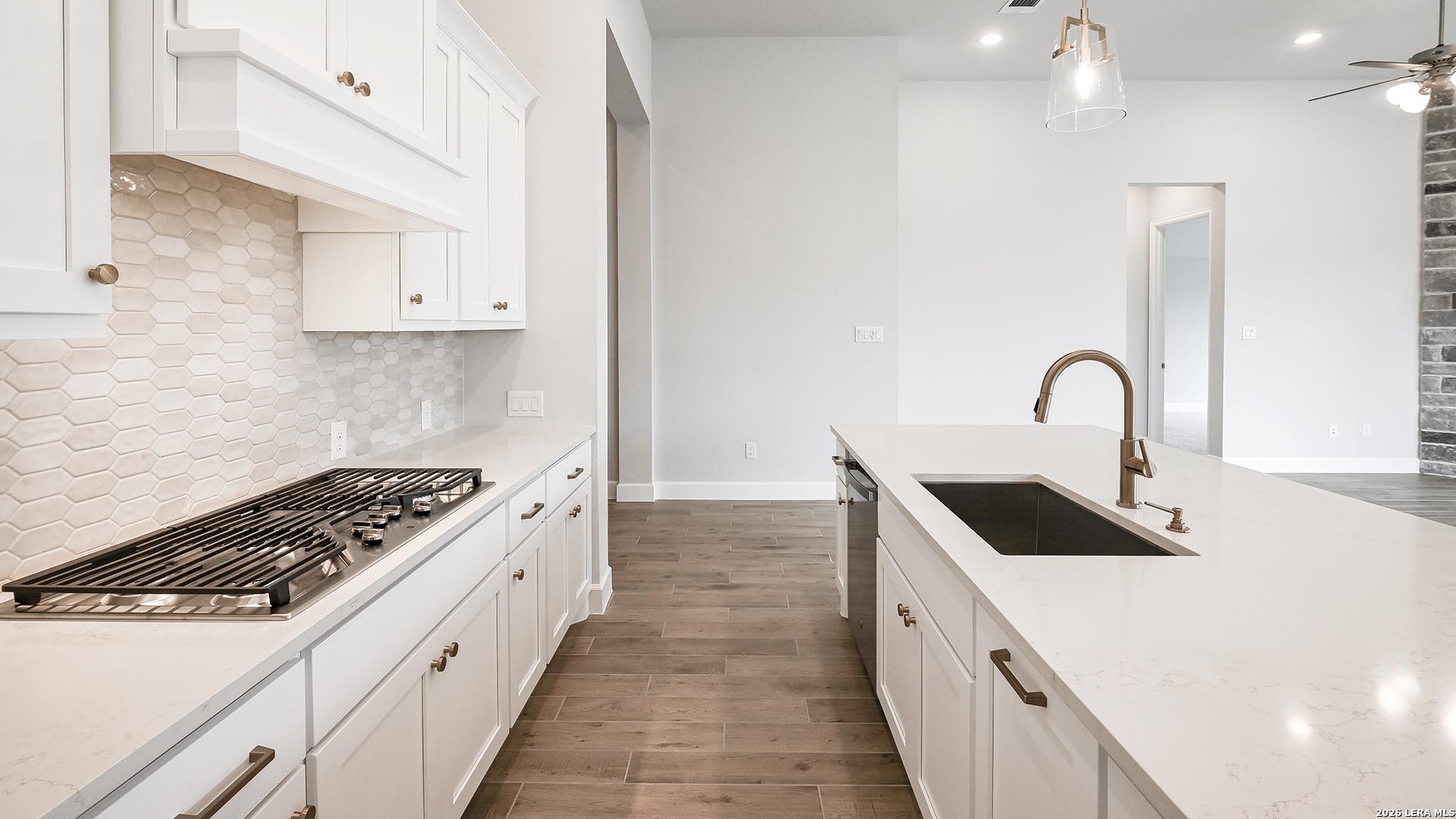 419 Cleveland Way, , 78130 — photo 1
