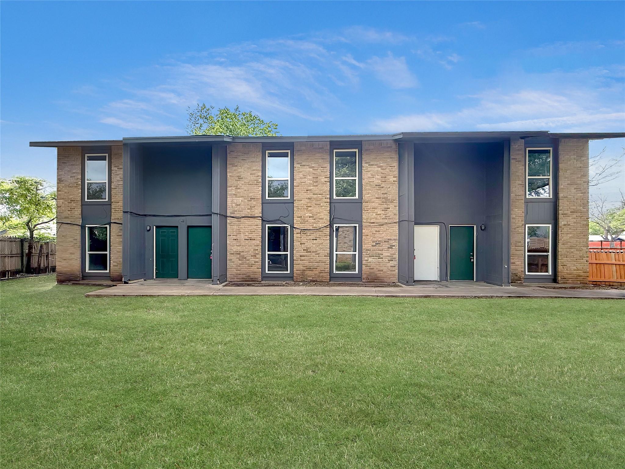 8611 Putnam, Austin, TX 78757 — photo 1