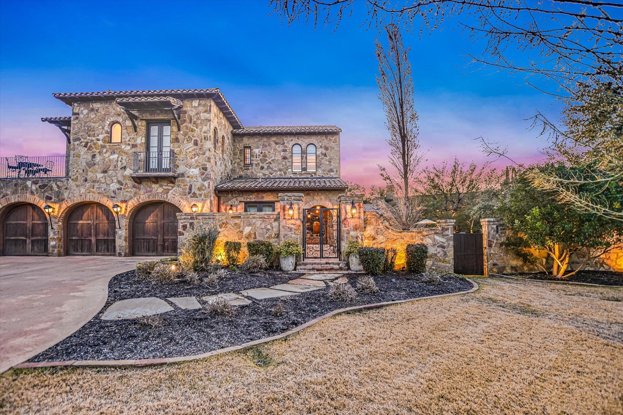 271 La Serena, Horseshoe Bay, TX 78657 — photo 1