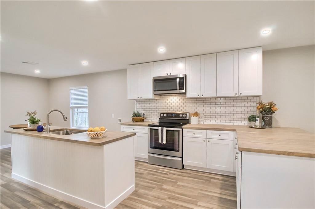 108 Irene, Elgin, TX 78621 — photo 1
