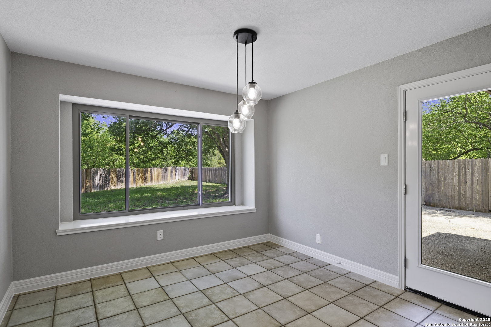 9400 Woodland Hills, ,  78250 — photo 1
