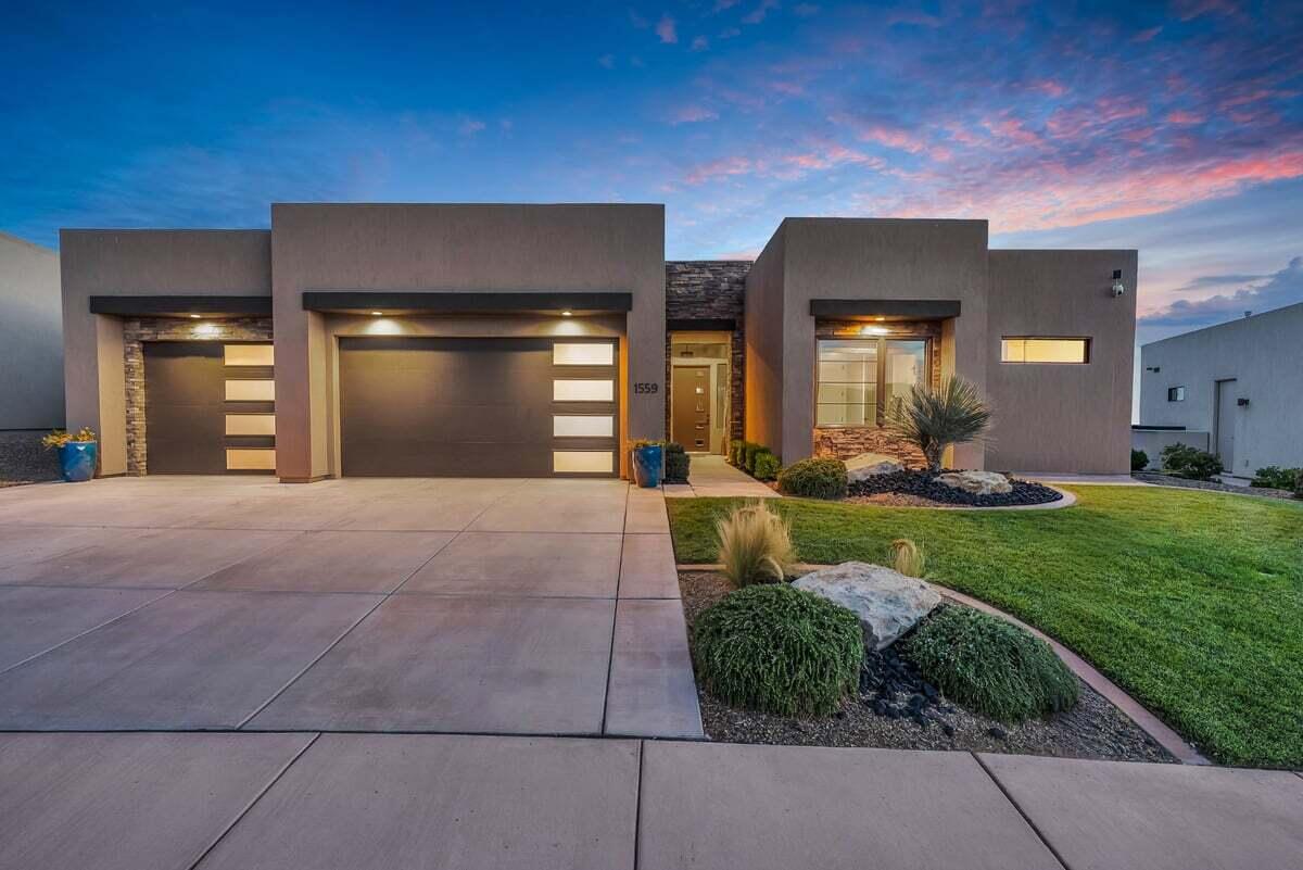 1559 W FIREPIT KNOLL DR, St George, UT 84770 — photo 1