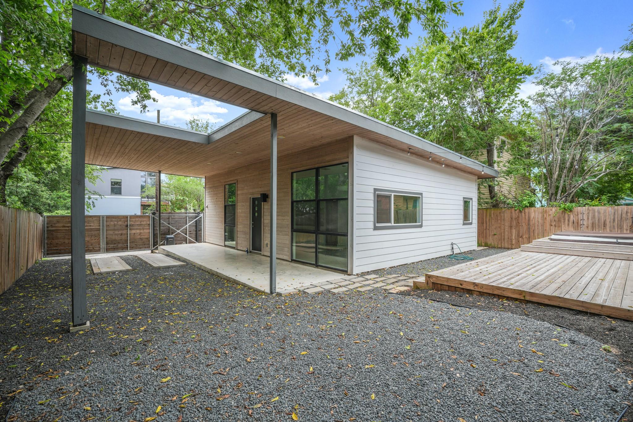 2103 14th, Austin, TX 78702 — photo 1