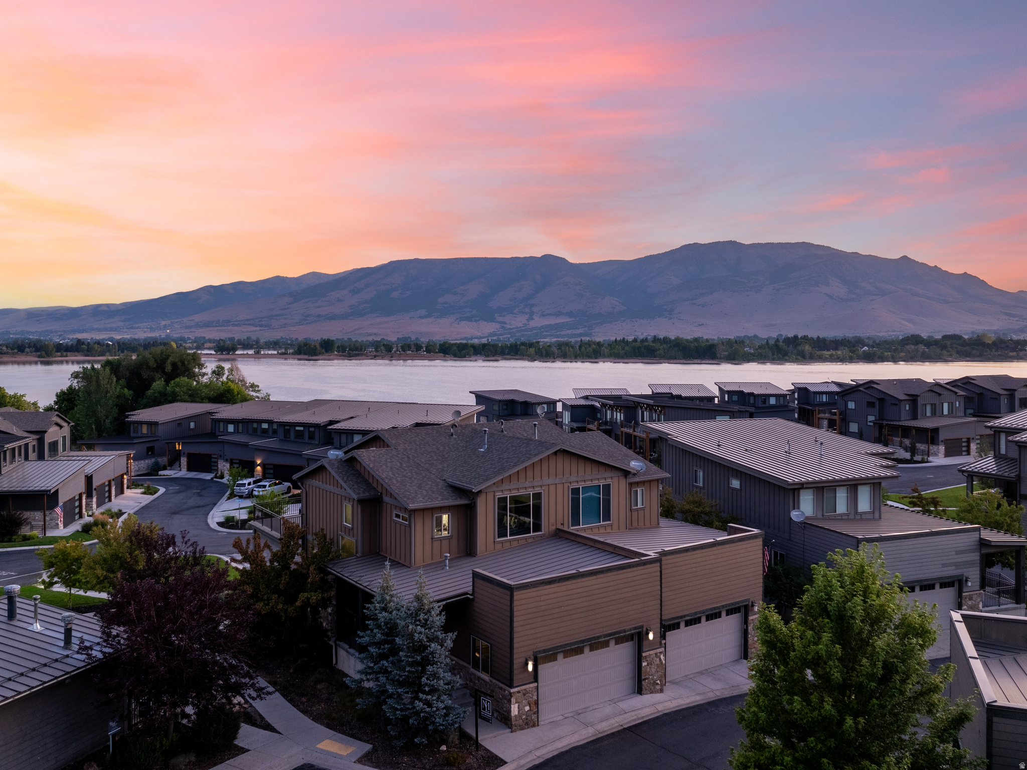 819 S EDGEWATER CT #9, Huntsville, UT 84317 — photo 1