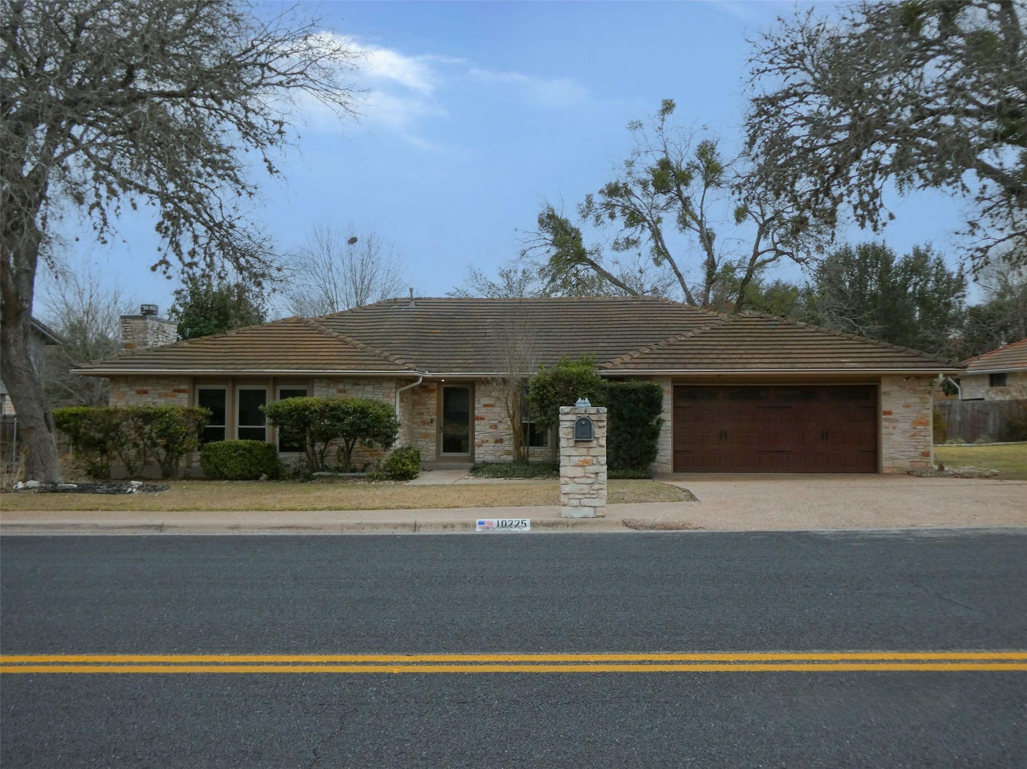 10225 PINEHURST, Austin, TX 78747 — photo 1