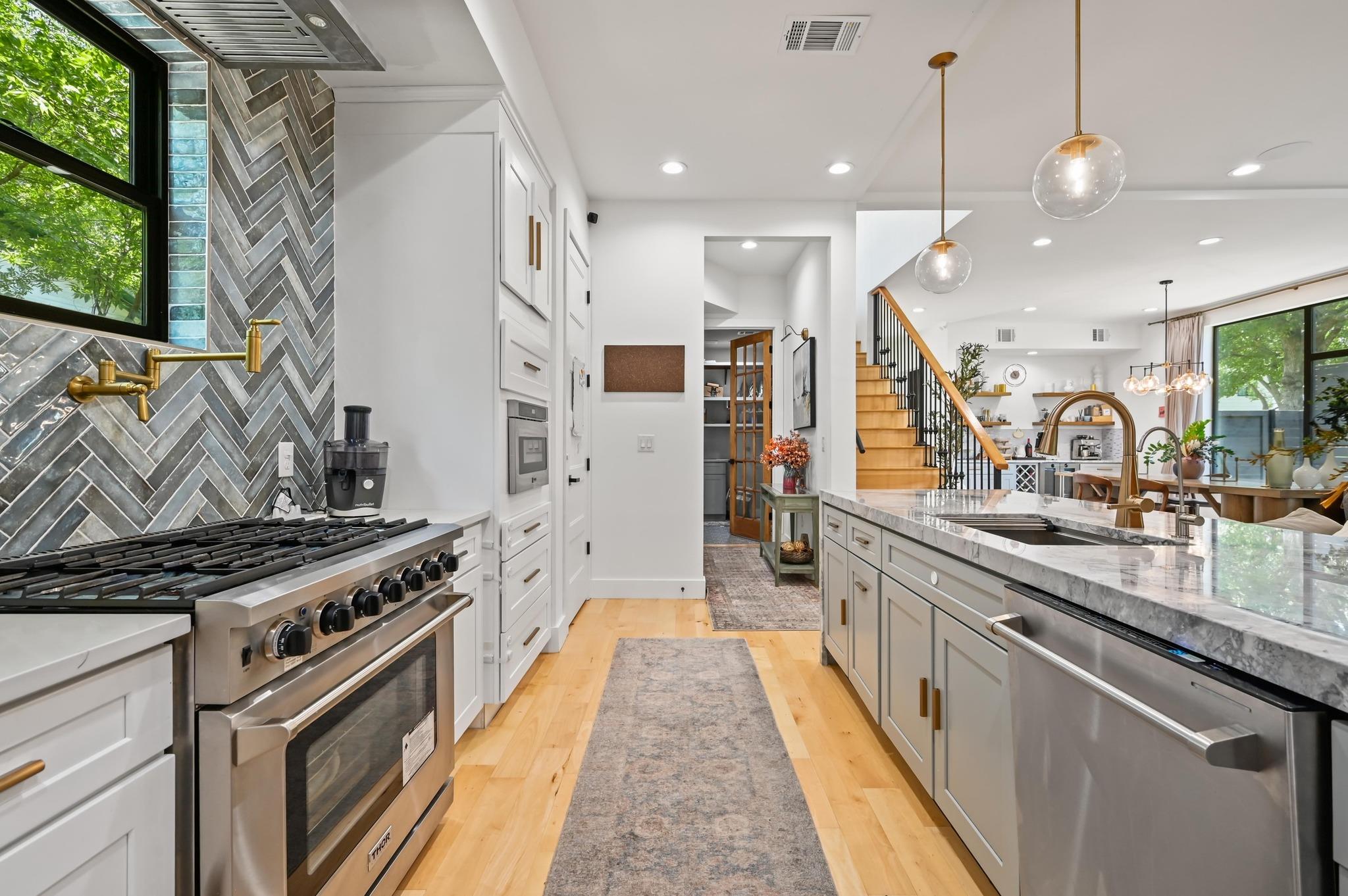 7810 Hardy, Austin, TX 78757 — photo 1