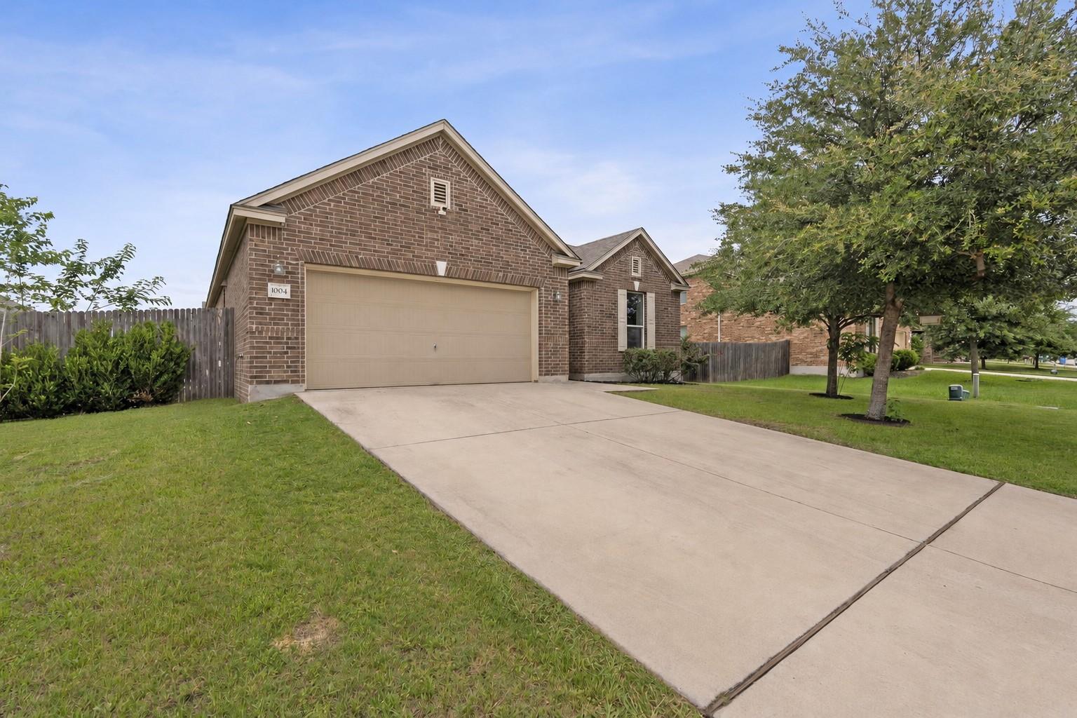 1004 Grand Teton, Taylor, TX 76574 — photo 1