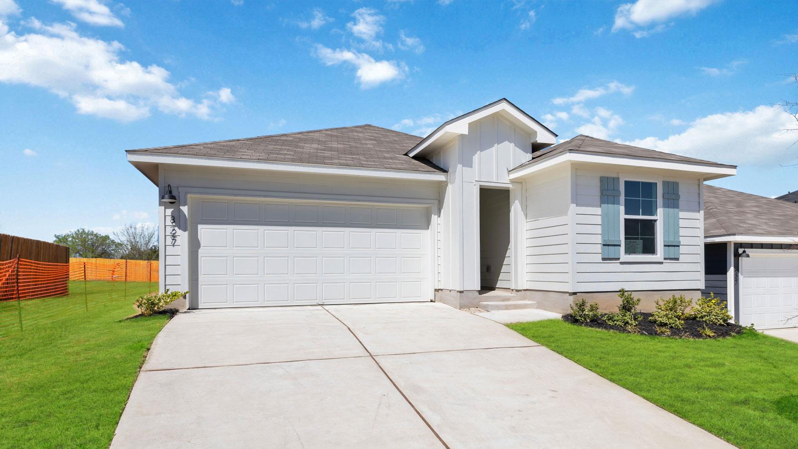 827 Arnold, Uhland, TX 78640 — photo 1