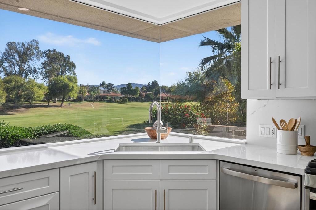 30 Hilton Head Drive, Rancho Mirage, CA 92270 — photo 1