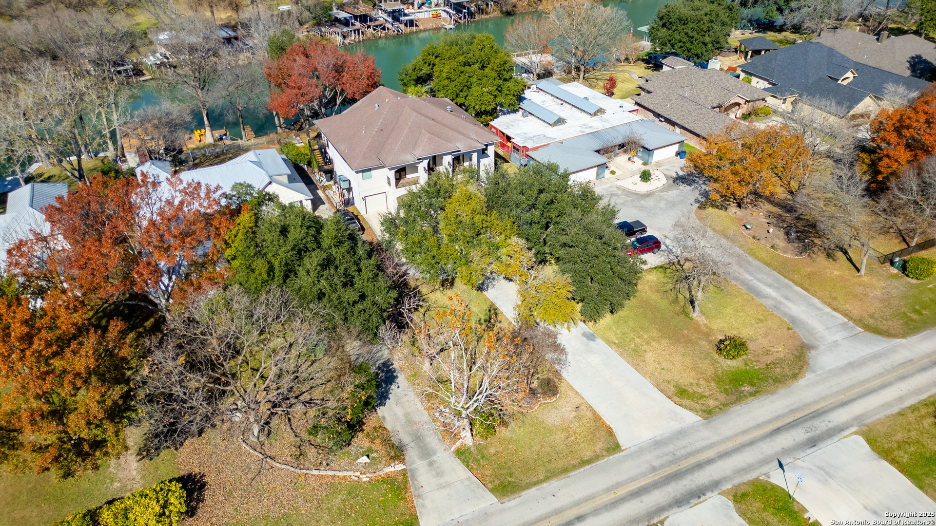 514 WOODLAKE DR, , 78123 — photo 1