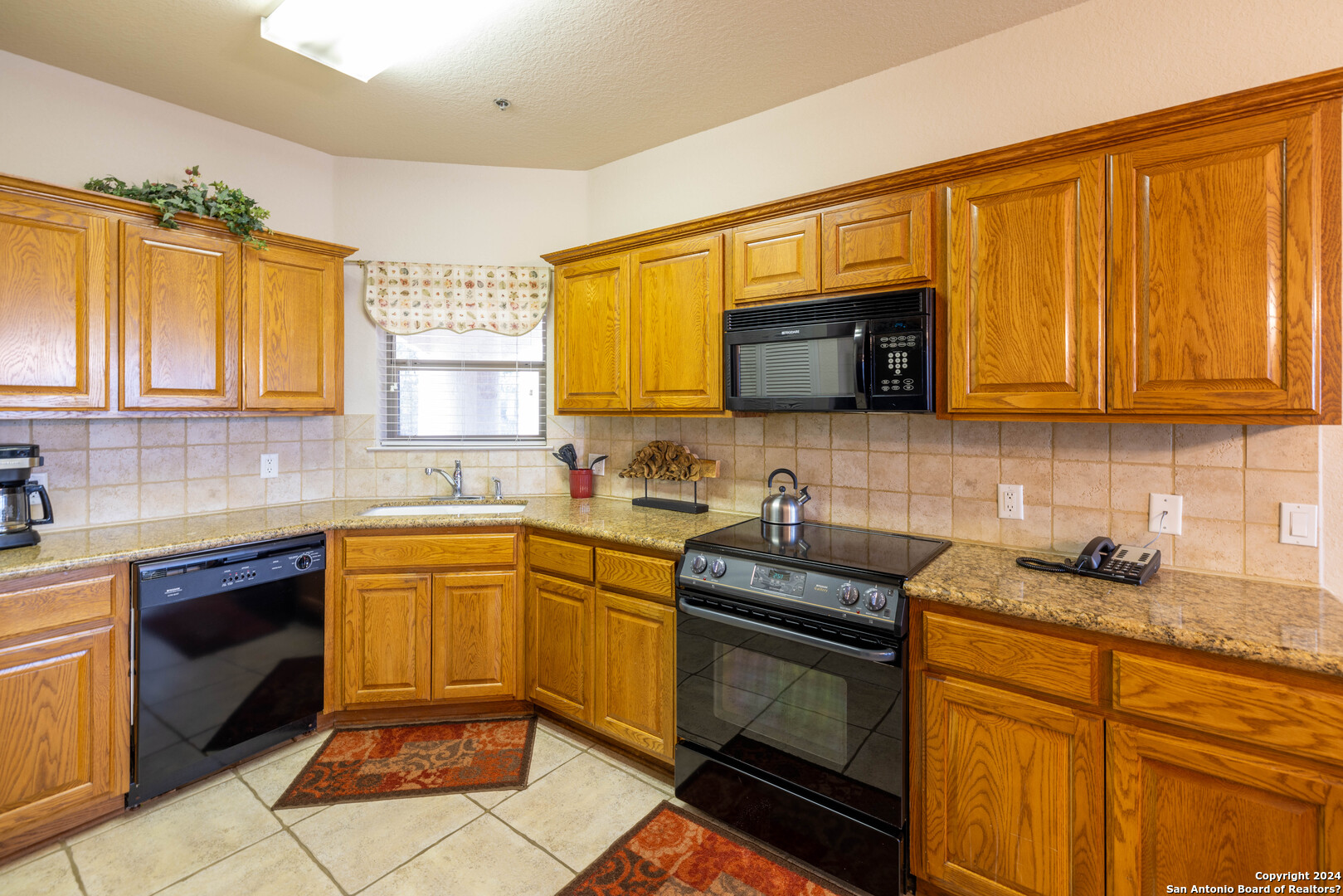 20 Tapatio Dr E, ,  78006 — photo 1