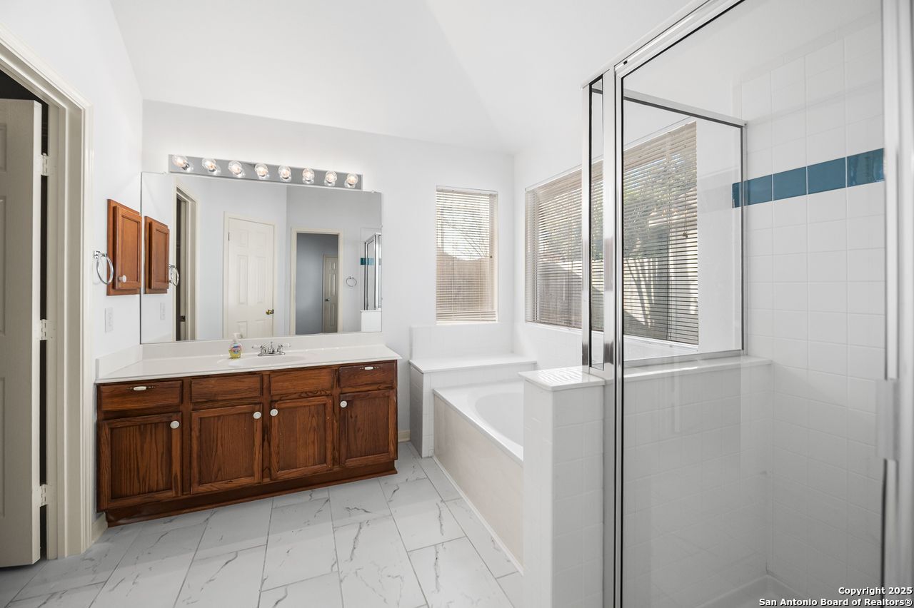 13102 Stoney Creek, , 78148 — photo 1
