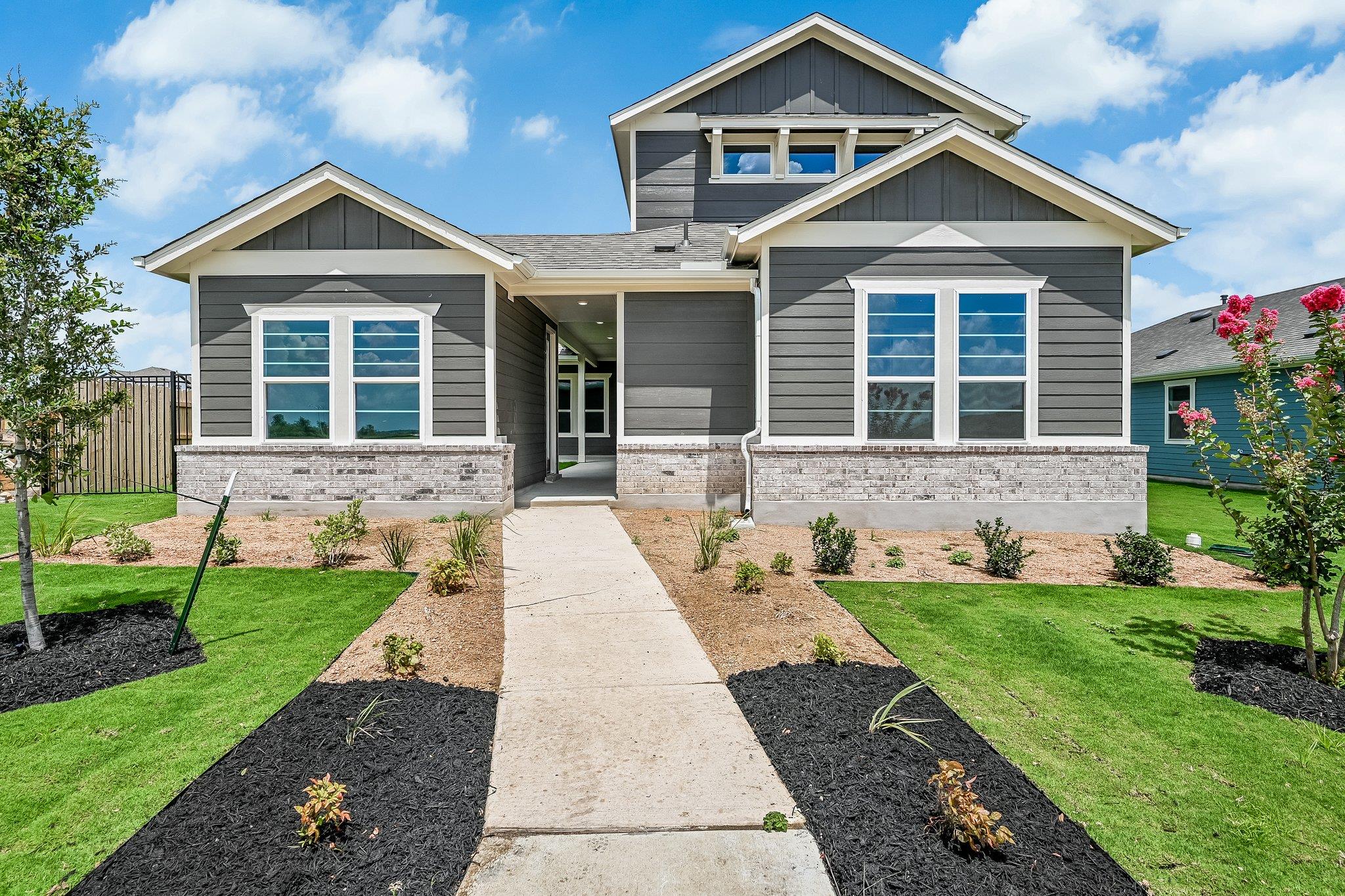8601 Dongan, Austin, TX 78744 — photo 1