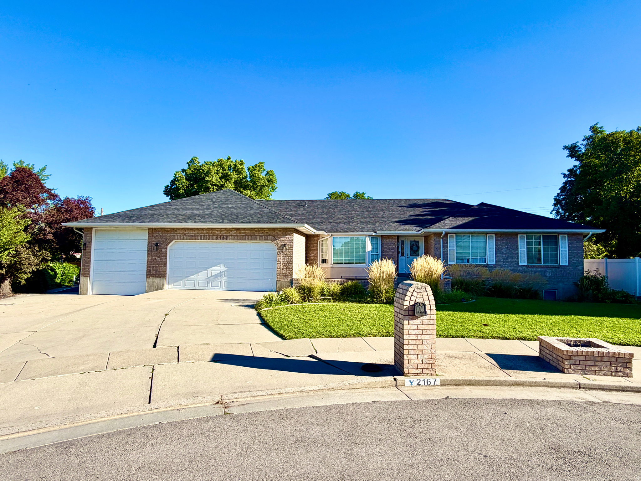 2167 E EAGLE RAY CT, Cottonwood Heights, UT 84121 — photo 1